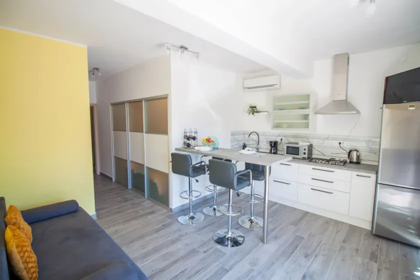 Apartment Smile - Image 1