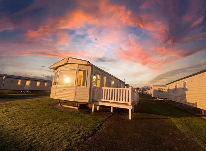 Holiday Home Sleeps 5 With Parking - Image 1