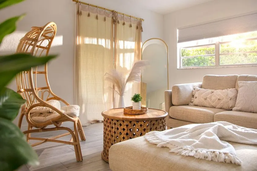 The Bohemian Heaven! with jacuzzi, Playgroud, 2miles to downtown - Image 1