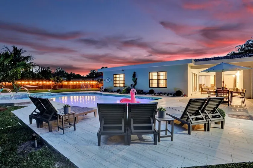 7 Br Home with Pool Gameroom & Soccer - Image 1