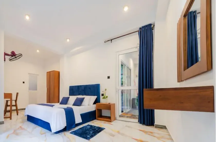 Fogy Ella Hotel - Image 1