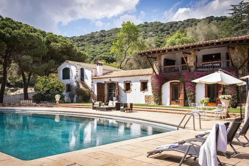 House with pool, 20.000 m2 garden, ping-pong close to the beach for 18 people - Image 1
