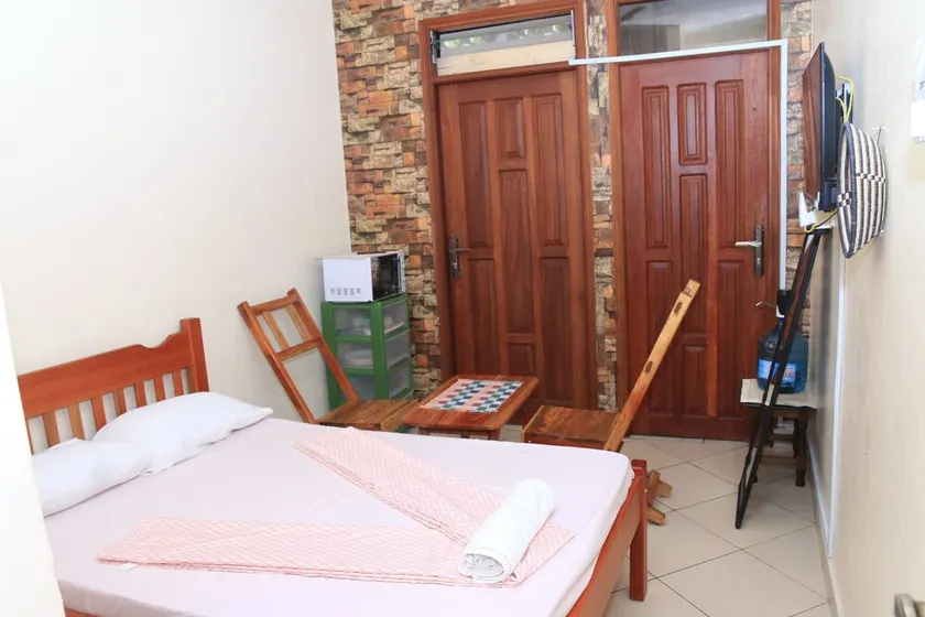Beachroad, studio Bed and Breakfast - Image 1