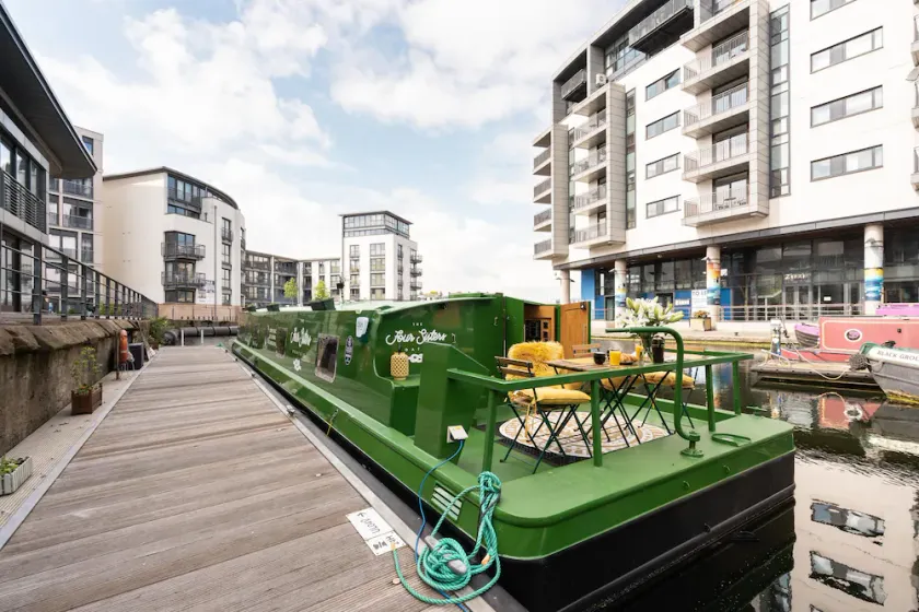 Luxury Boat, Floating Barge Accommodation - Image 1