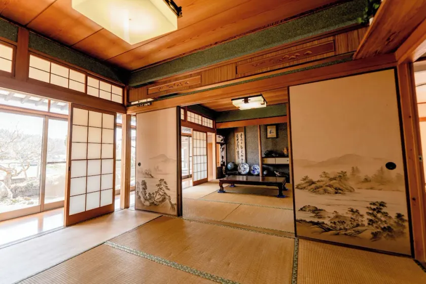 A nostalgic space Relax and unwind in a fully equ / Mihara Hiroshima - Image 1