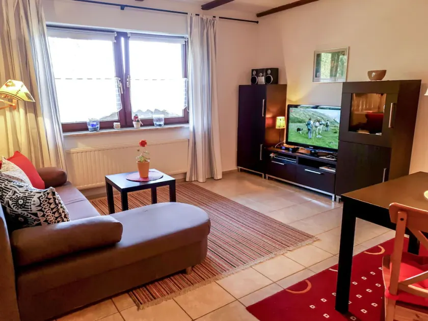 Beautiful apartment for 8 people with WIFI, TV and terrace - Image 1