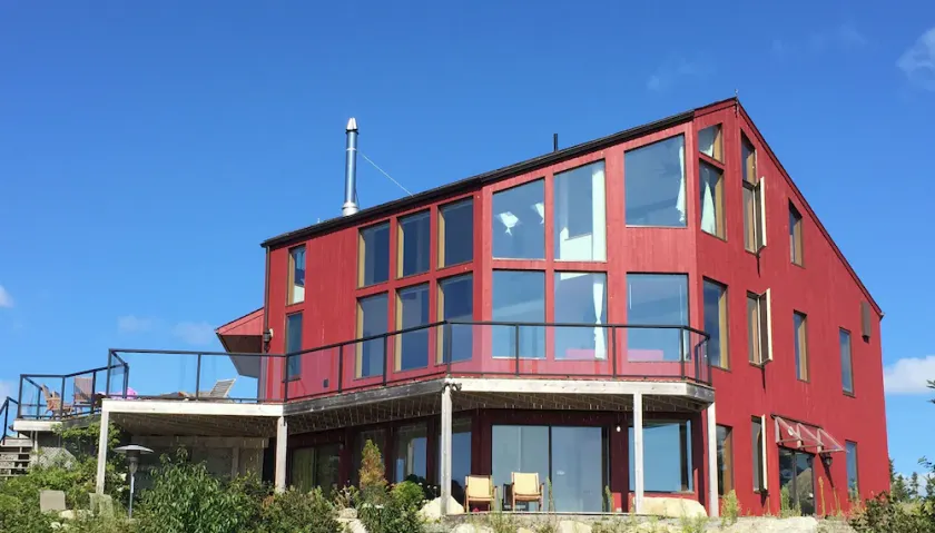 Casa ejecutiva frente al mar. Impresionantes vistas panorámicas al mar! Cerca de la ensenada de Peggy - Image 1