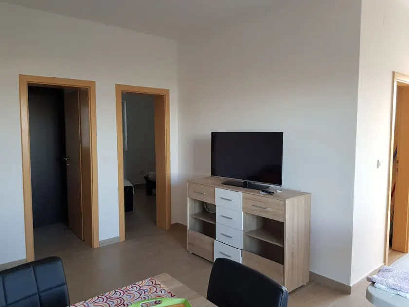 Contemporary Apartment in Neviđane near Sea  - Image 1