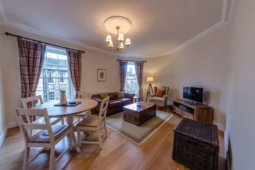 JOIVY Luxury New Town Apartment - Image 1