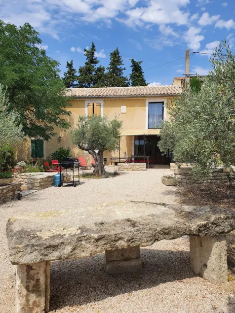 \"A Mas in Provence\": A Gîte and Balneotherapy for Two - Image 1