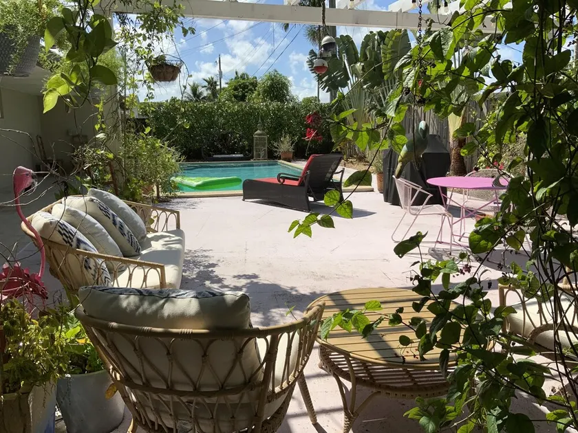 Private Garden-Pool Oasis - Image 1