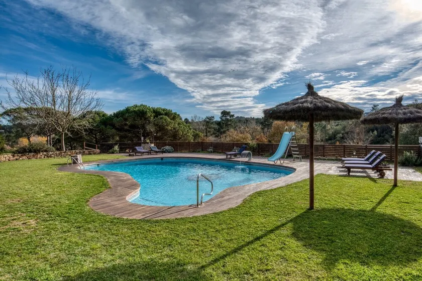 Holiday Home Can pauet with Pool, Garden & Wi-Fi - Image 1