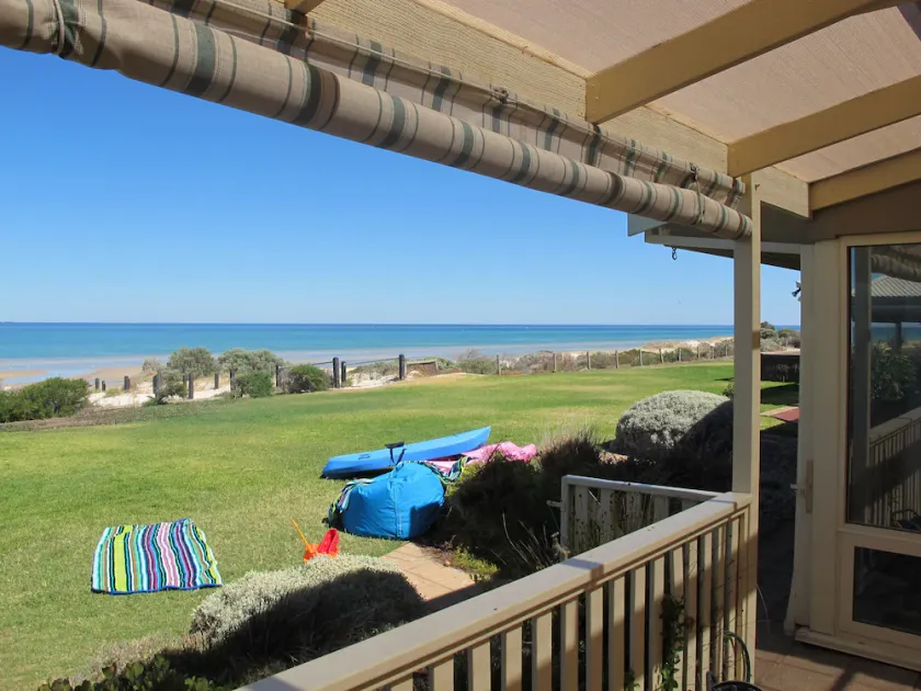 Absolute Beachfront Holiday Home! The Sandpiper Beach house - Image 1