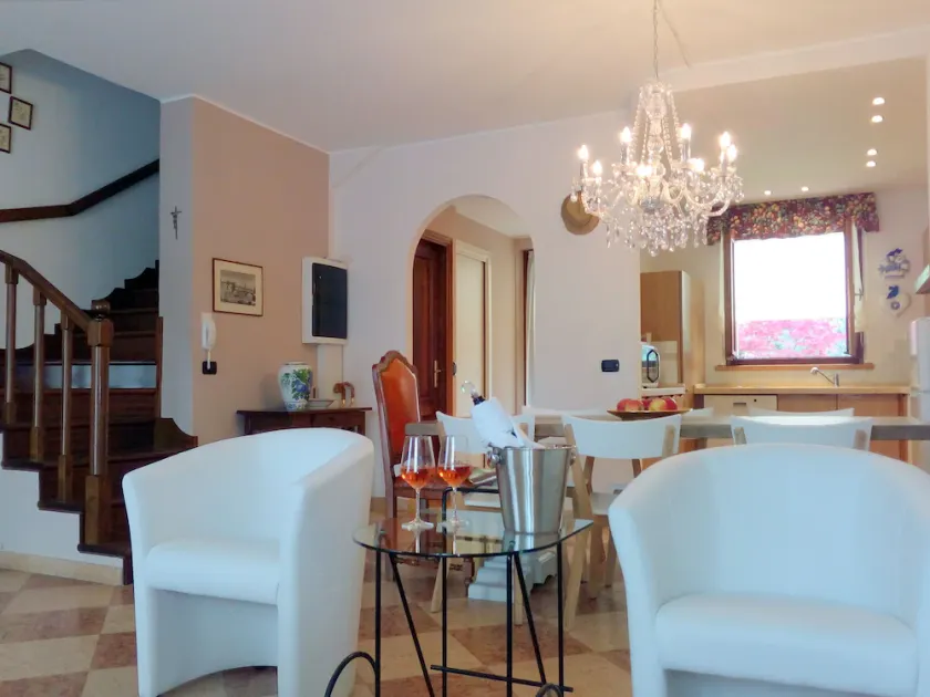 Holiday house Danny in Lazise, ​​with garden, parking, Internet, whirlpool - Image 1