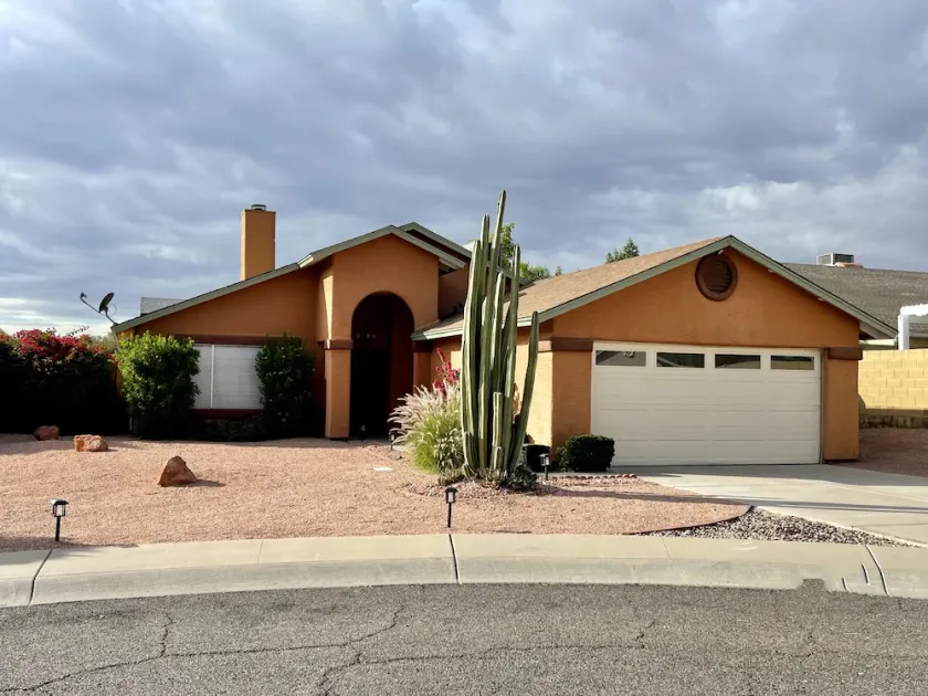 Cactus Oasis -Cheerful 3 bedroom family home with heated pool. - Image 1