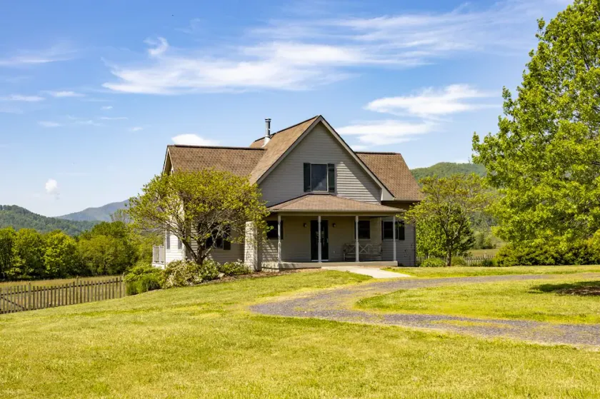 Incredible Old Rag and Shenandoah Panoramas from this Lovely, Peaceful Retreat - Image 1