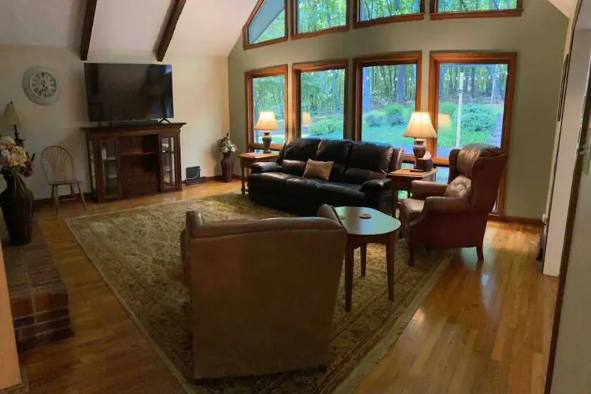 Privacy, Fresh Mountain Air, and Thoughtful Hospitality - Image 1