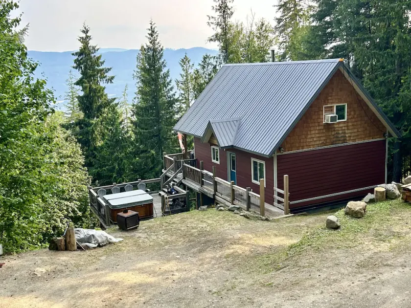 Accogliente cabina Cariboo - Anglemont, BC. North Shuswap - Image 1