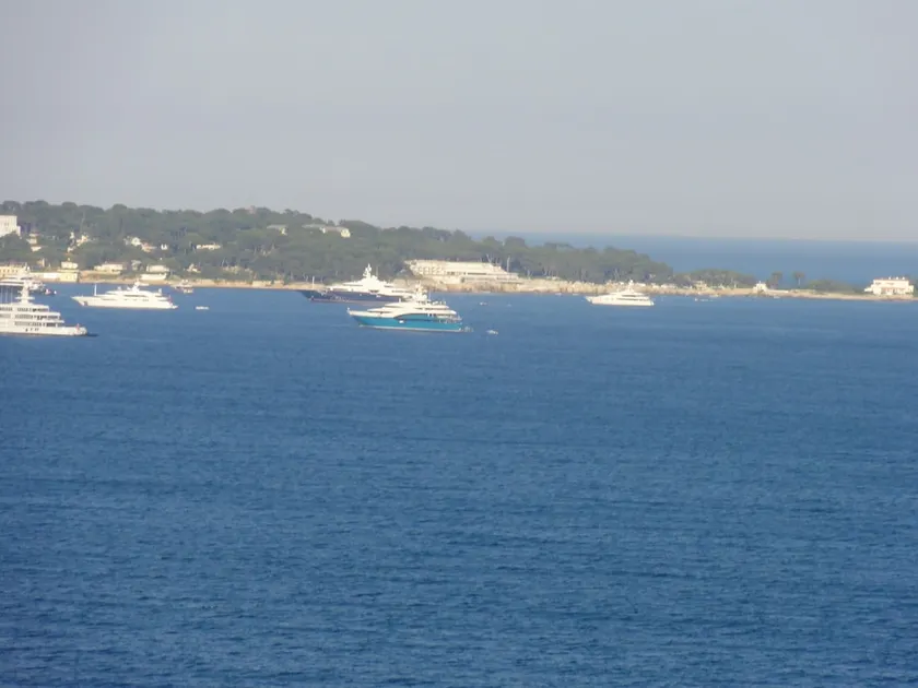 CANNES-GOLFE-JUAN GRAND STUDIO 35 Mts + BALCONY WATERFRONT - Image 1
