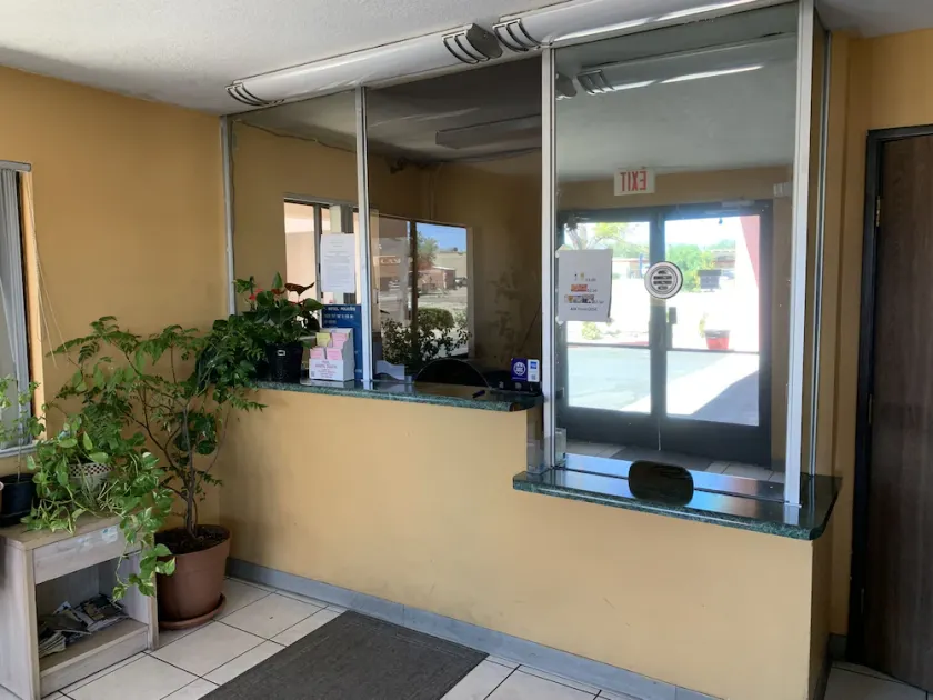 Luxury Inn - Image 1