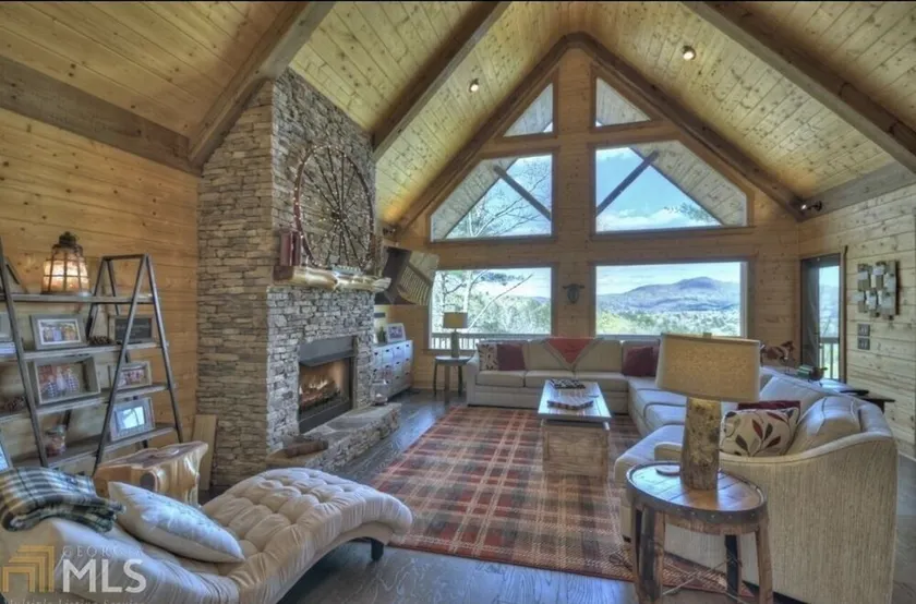 Luxury Mountain Cabin with Stunning Panoramic Views - Image 1