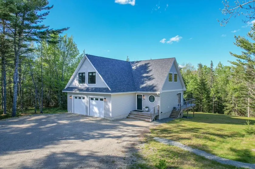 Downeast Retreat: Private Acreage, Contemporary Design & Easy Beach Access - Image 1