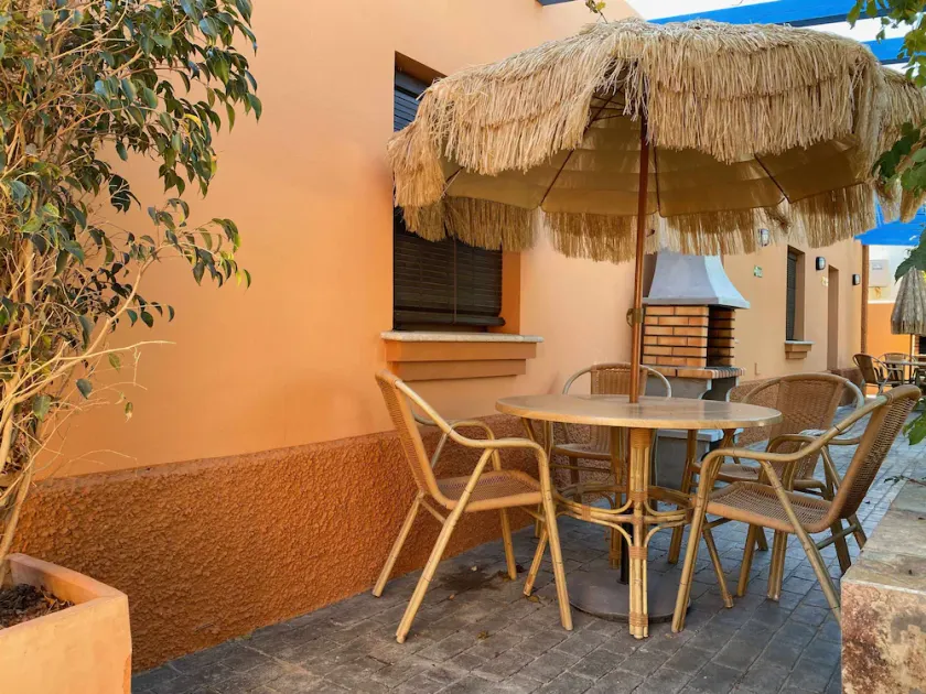 Apartamento con Doble Entrada y Piscina Compartida en el Palmar - Image 1