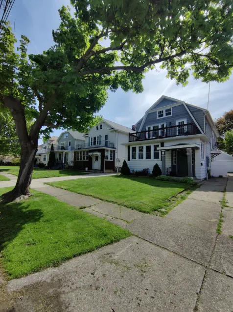 Spacious 2 BR Near Buffalo/Niagara Falls - Image 1