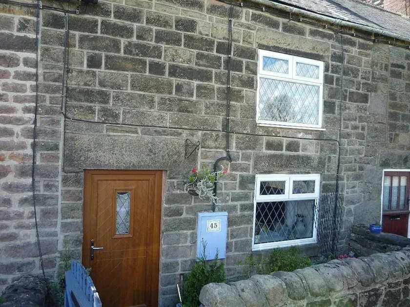 Cottage en pierre de 2 chambres, endroit paisible, idéal pour des vacances de marche, se détendre - Image 1