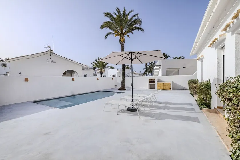 Villa LA PALOMA 1ª Línea Playa - Image 1
