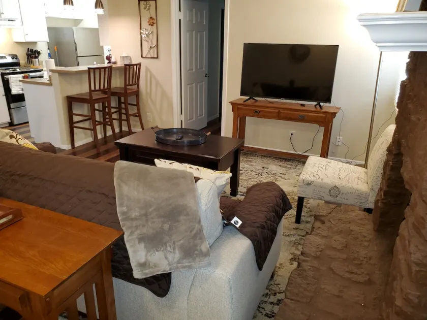 Springwood Home i det nordvestlige Austin, 3 BR, 2 Fuld BA, Parkering - Image 1