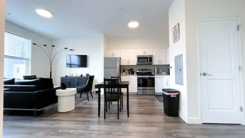 ★Black & White Themed| 1BD/1BA|Parking★ - Image 1
