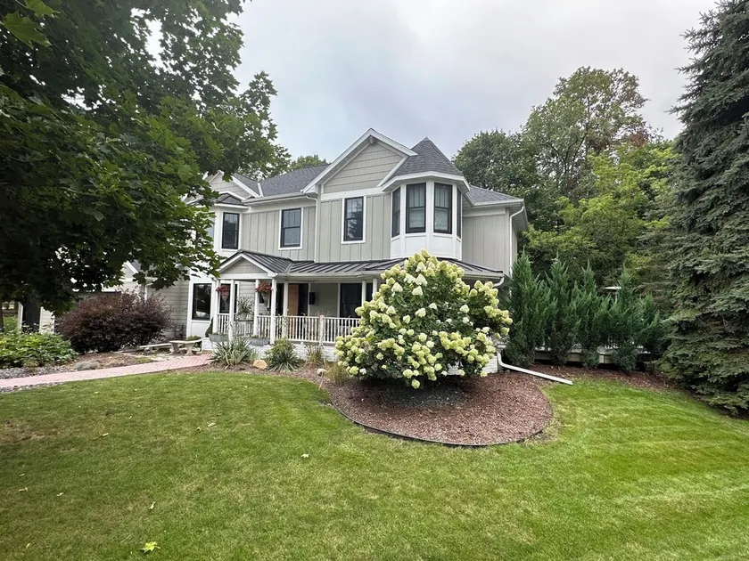 Luxurious Newly Renovated 4 Bedroom Home Near Elkhart Lake, Green Bay & Kohler - Image 1