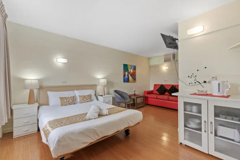 Motel tranquillo vicino al fiume Murray, camere doppie con bagno privato, TV e WiFi - Image 1