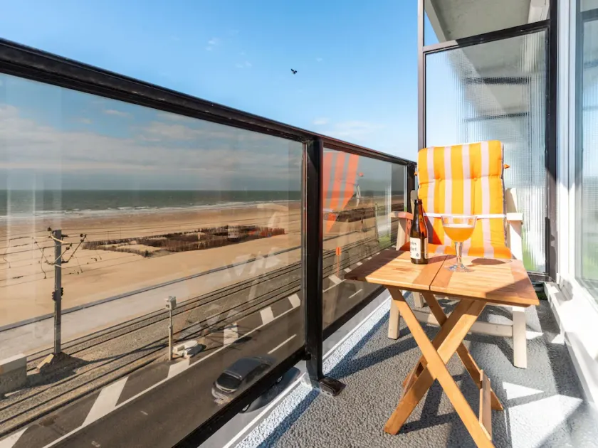 Studio in Ostend with Stunning Sea Views - Image 1