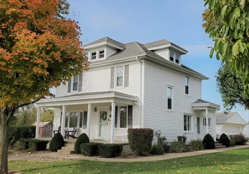 Charming Nauvoo Farmhouse - 1 mile from Nauvoo Temple - Image 1