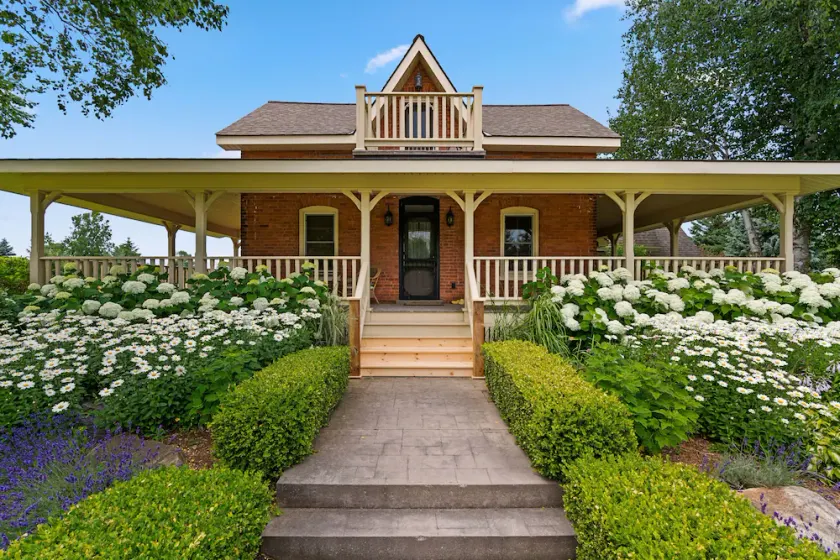 Charming, private 1 BR - just mins to Collingwood! - Image 1