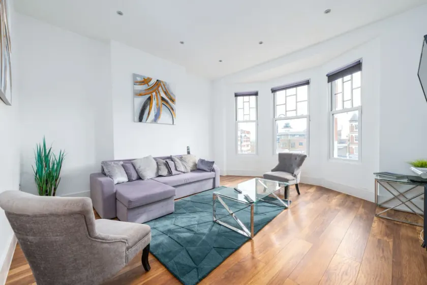 Stunningly Luxurious London Apartment (MHB350) - Image 1