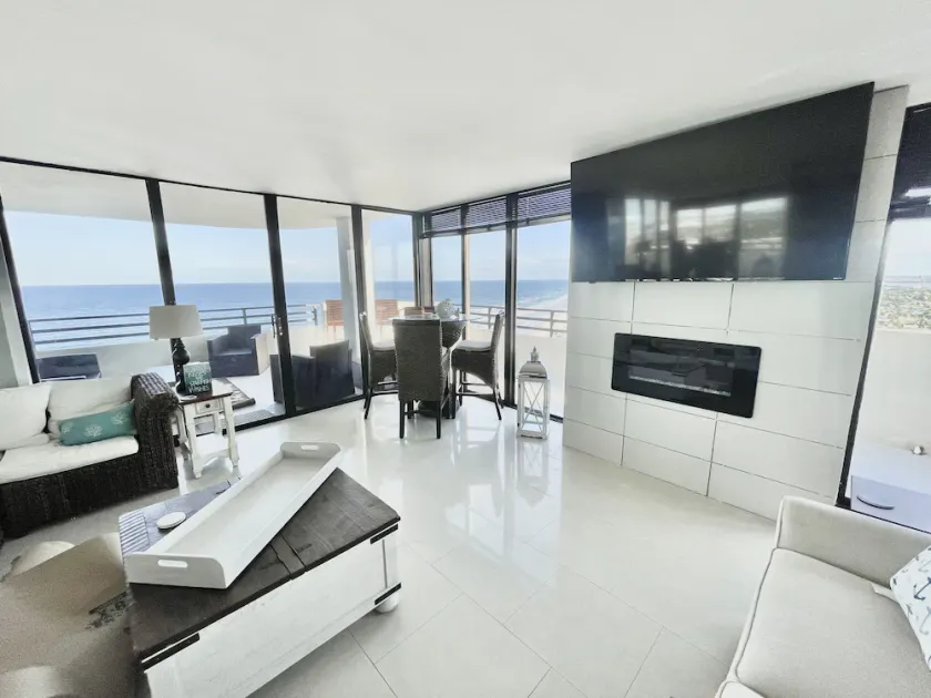 Oceanfront 2 Story Penthouse Paradise - Breath taking views! - Image 1