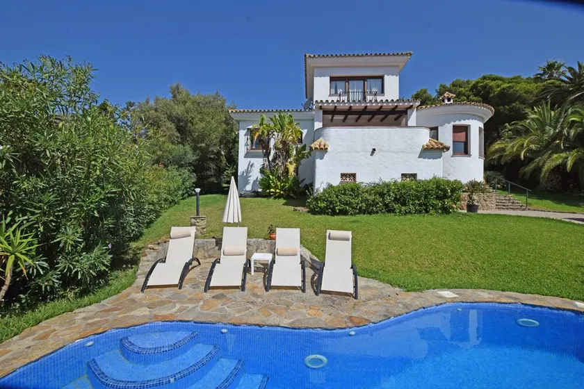Sehr gemütliches Ferienhaus mit privatem Pool. Nur 5 Min zum Strand. Für 6 Personen. - Image 1
