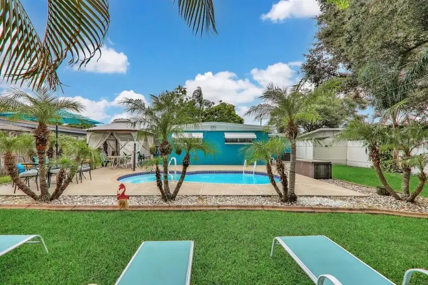 Near Clearwater🏖🏄Home❤️Pool🏊King Bed🛌Parking🚘 - Image 1