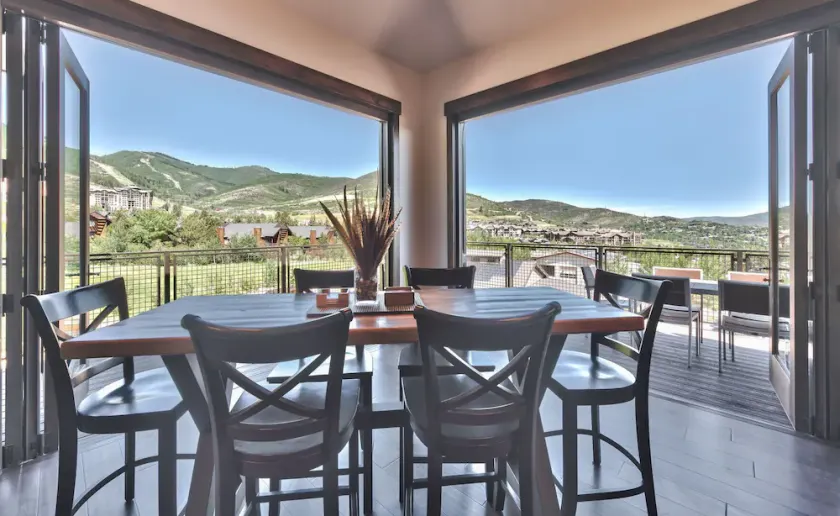 Pet Friendly Blackstone Luxury Condo - Pool and Gym in Canyons Village.  - Image 1