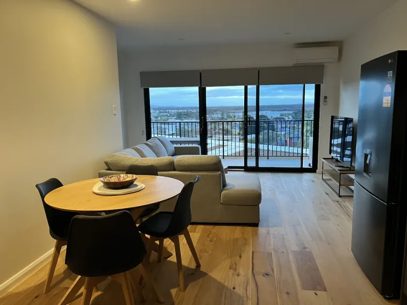 Port View Luxury Apartment - Central with great views - Image 1