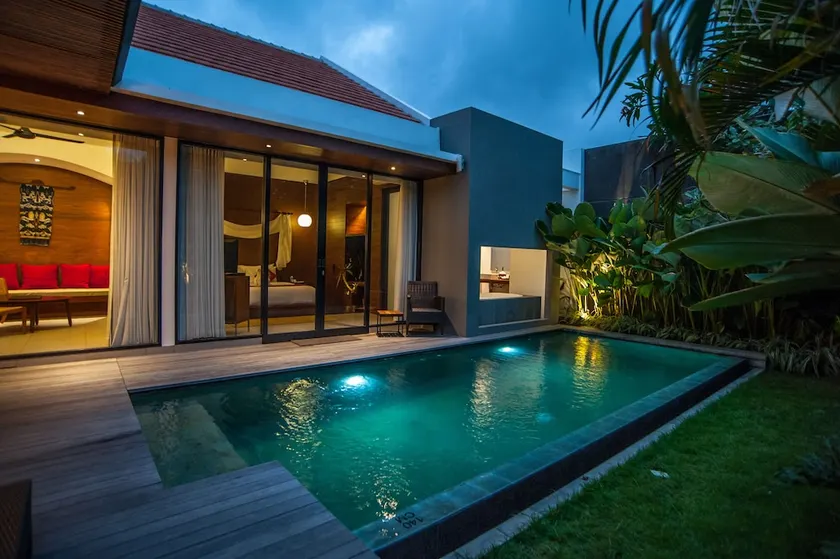 Romantic one bedroom private pool villa in the heart of Legian - Image 1