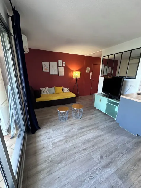2-room apartment Antibes garden level - Image 1