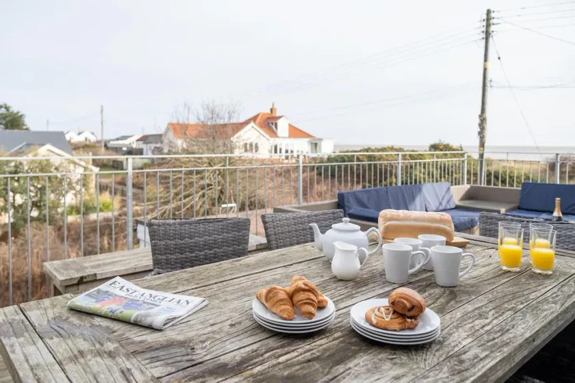 Fishermans Loft - A seaside house in Thorpeness with direct access to the beach - Aldeburgh Coastal Cottages - Image 1