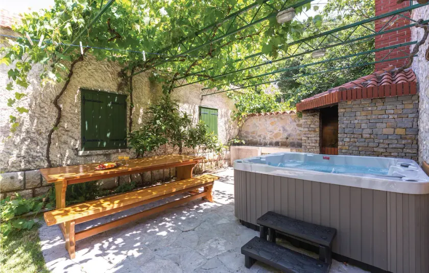 Awesome home in Tucepi with sauna - Image 1