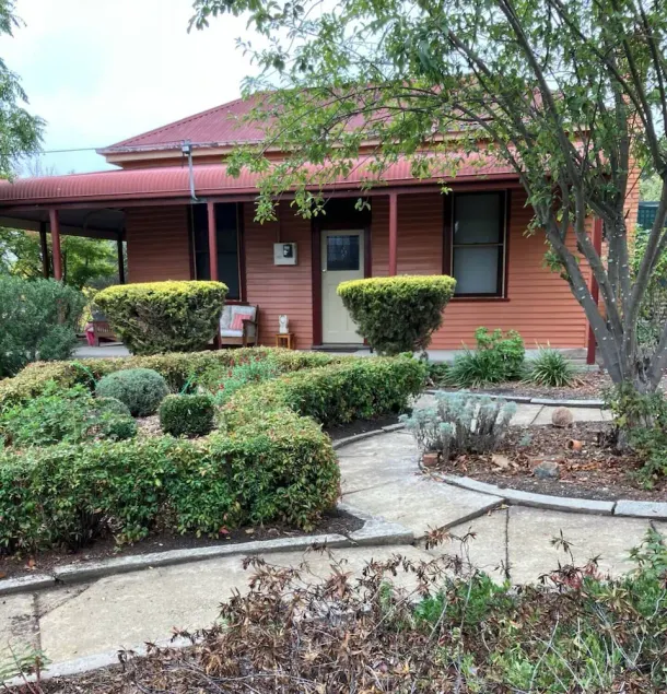 Heritage, renovated, miners Cottage in Clunes - Image 1