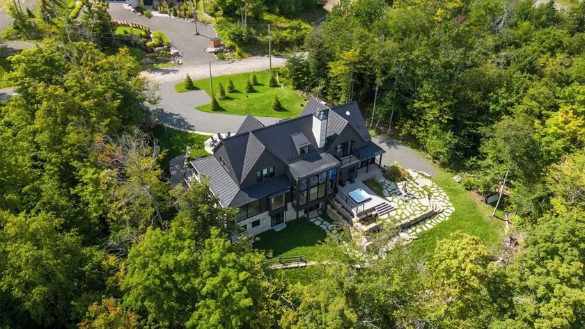 TWIN PEAKS - LUXURY 5BR SKI-IN /SKI-OUT - Image 1