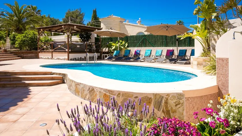 Une villa moderne indépendante de trois chambres avec piscine et jacuzzi - Peut accueillir jusqu'à 8 - Image 1
